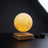 Lampe Lune Lévitation Base Bois 3D | LUNARIA