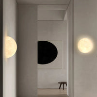 Lunaria Lampe Lune Murale Semi-Circulaire Nordique - lampe lune 3D en situation dans une chambre - ambiance lunaire